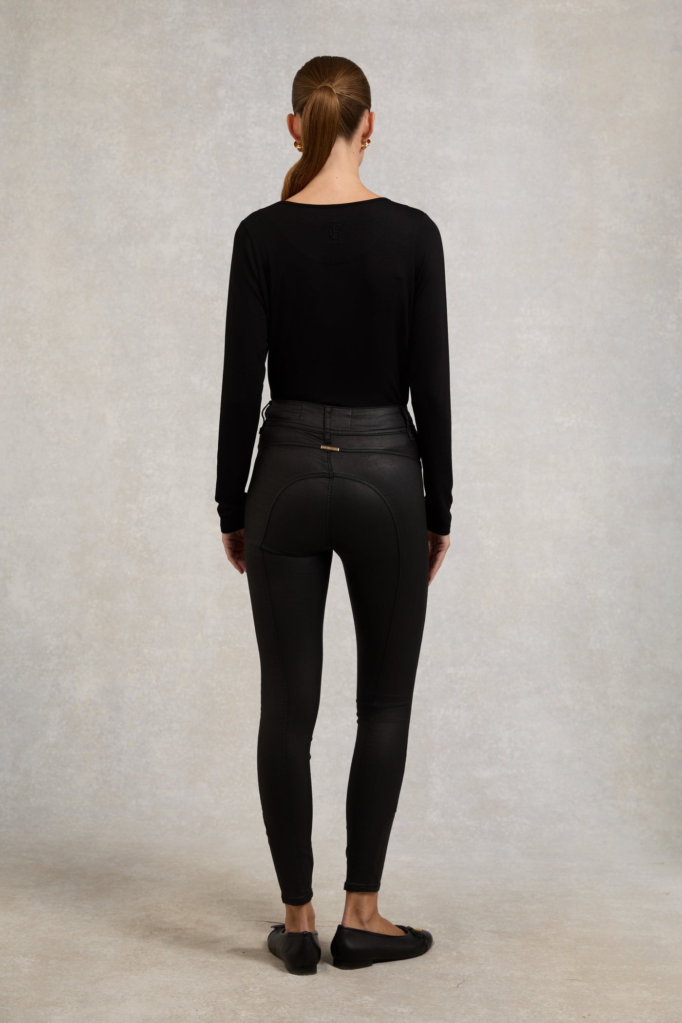 Holland Cooper Long Sleeve V Neck Tee in Black Model Back