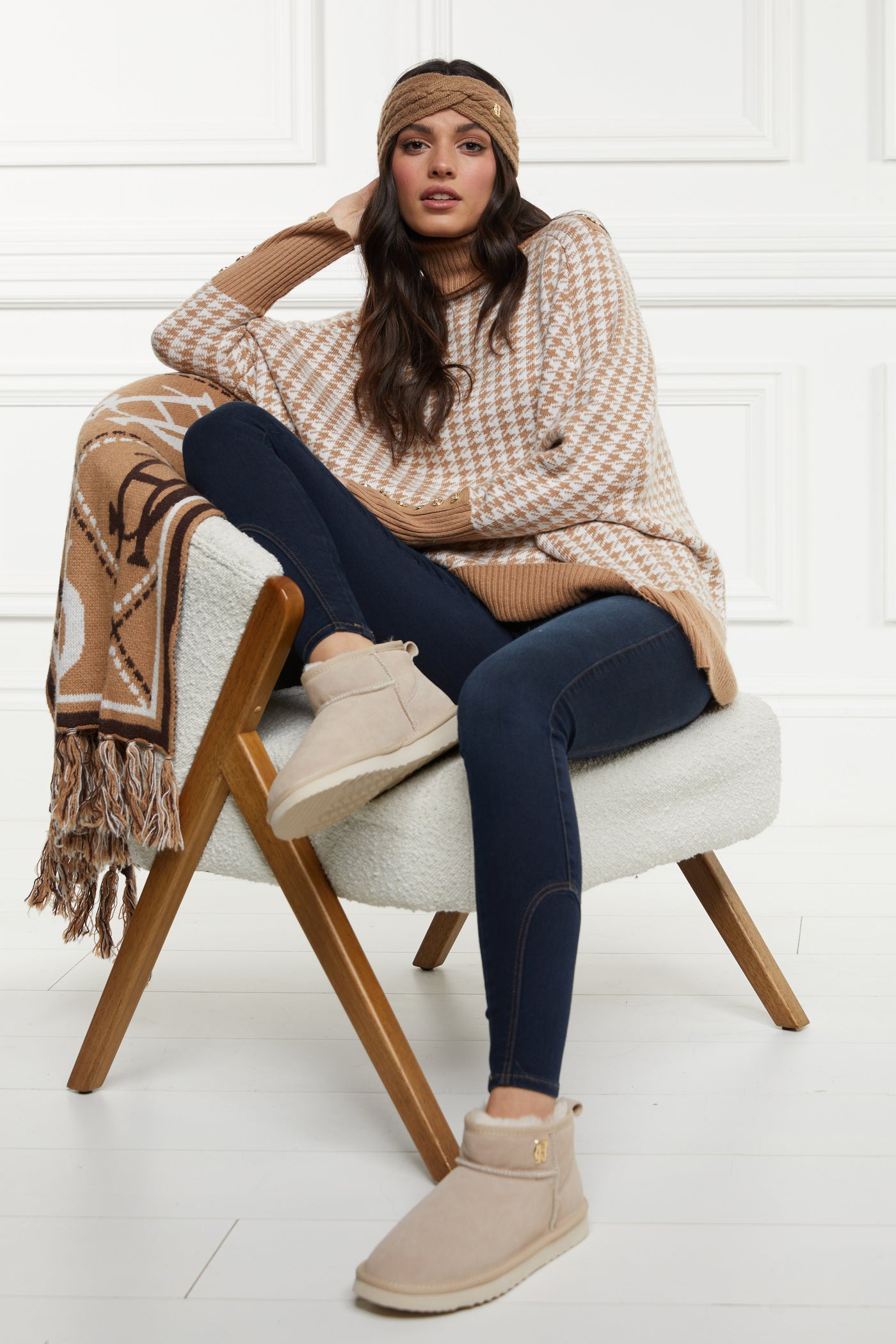 Holland Cooper Ultra Mini Shearling Boot in Oyster