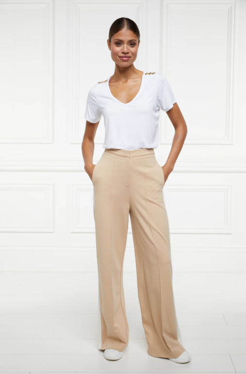 Holland Cooper Wide Leg Pant in Camel Model